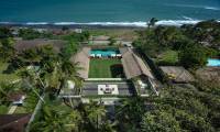 11 Bedrooms Villa Seseh Beach Villas in Canggu